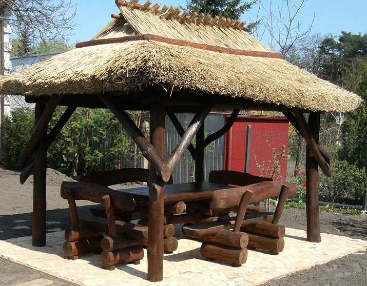 Altanka drewniana z dachem trzcinowym, Tartak Darul Turek