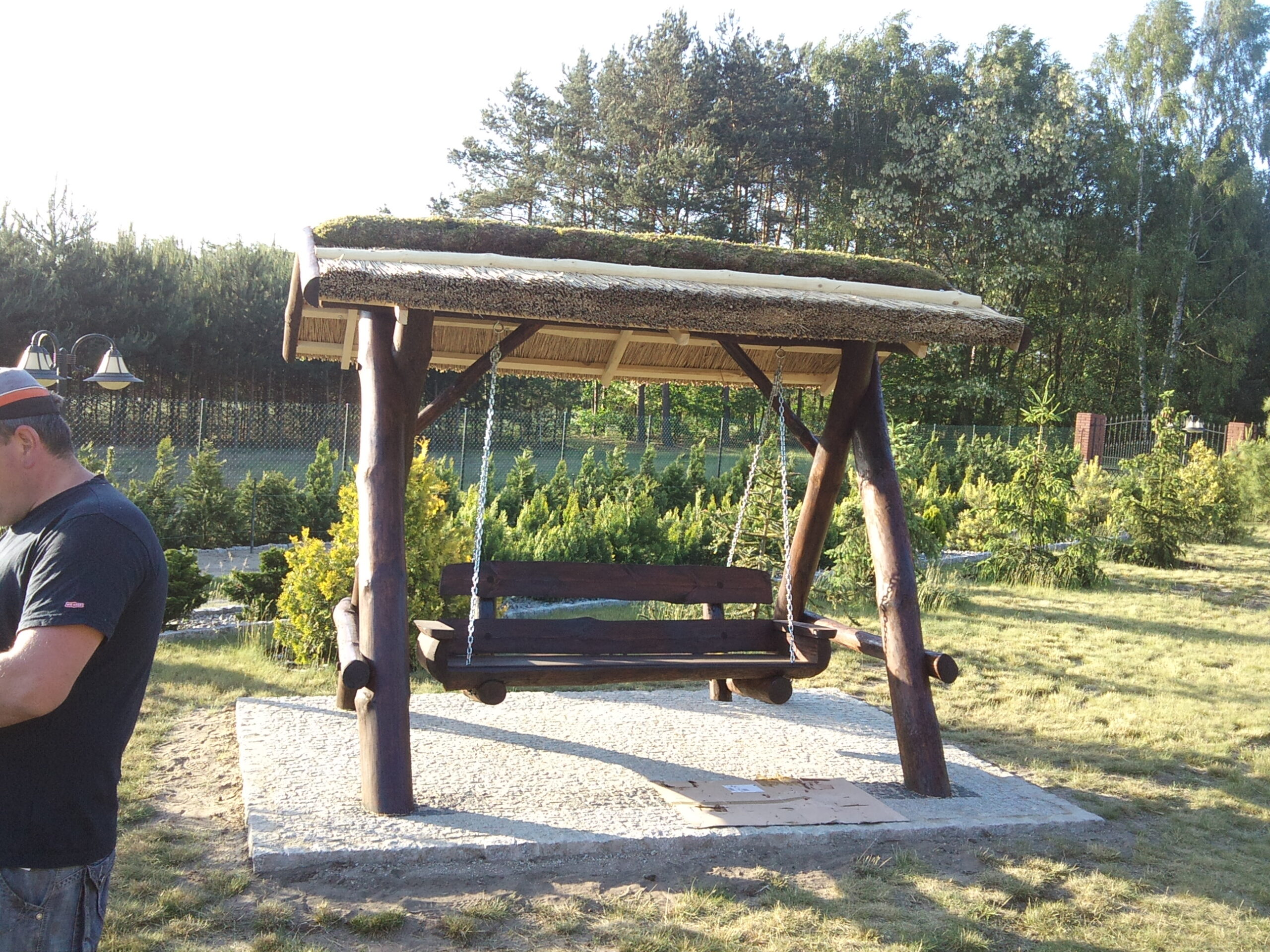 Huśtawka ogrodowa z drewna sosnowego